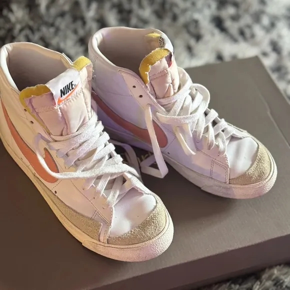 Nike Blazer Mid 77 Vintage Summit Pink Sneakers Size 7​