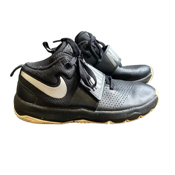 NIKE Boys Big Kids Team Hustle D 8 GS Black Basketball Sneakers Size 7Y