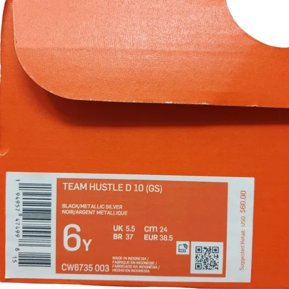Nike Girls Basketball Sneakers Team Hustle Black Pink Girls Size 6 New In Box