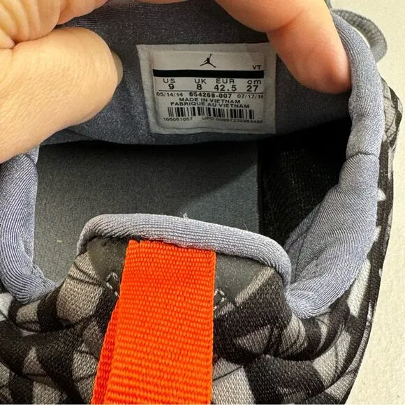 Nike Jordan Flight Flex Trainer Grey/Orange Sneakers Men’s Shoe Size 9 EUR 42.5