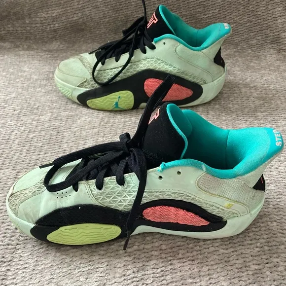 Nike Jordan Tatum 2 Vortex Sneakers Basketball 5.5 Youth Boys