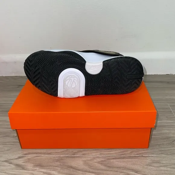 Nike Kids Black and Gold Sneakers