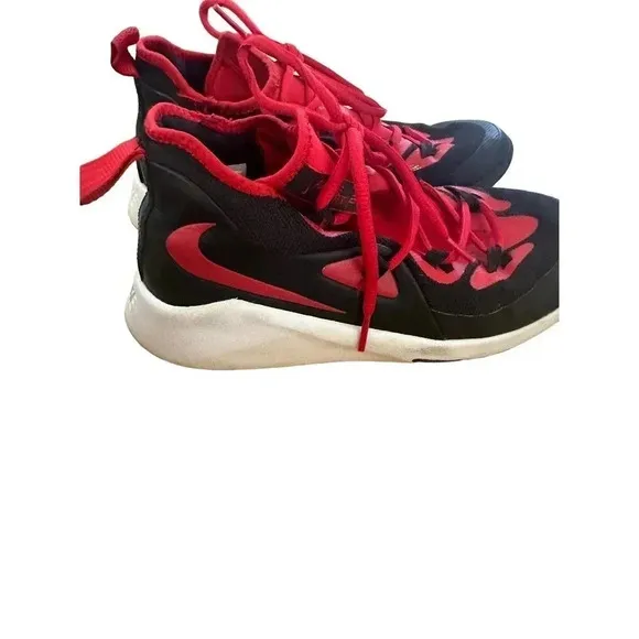 Nike Kids' Boys Black &amp; Red Future‎ Court 2 Basketball Sneakers Size 7Y