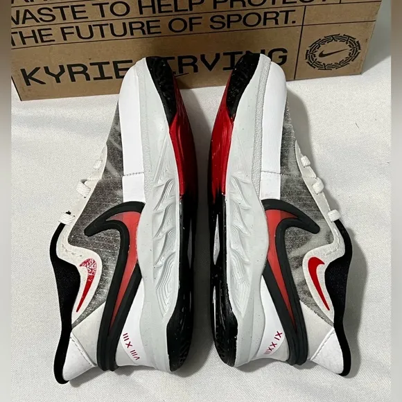 Nike Kyrei 8 TD white university red basketball sneakers shoe size‎ 9C
