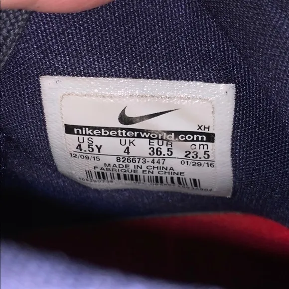 Nike Kyrie 2 basketball sneakers size - 4.5Y