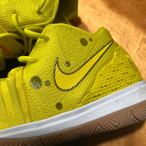 Nike Kyrie 5 SpongeBob SquarePants CN4501-700 Basketball Shoes- Youth 2Y…