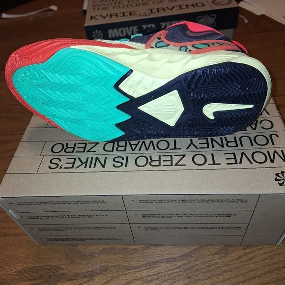 Nike Kyrie 8 GO GS Black Lemon/Chiffon. Multiple sizes. NWB with no flaws