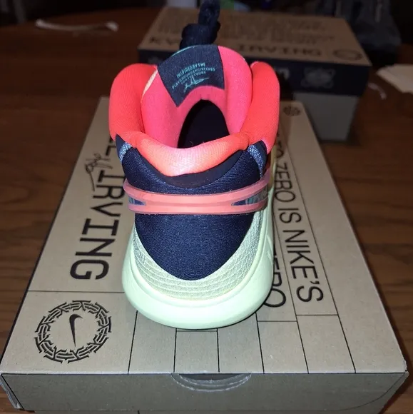 Nike Kyrie 8 GO GS Black Lemon/Chiffon. Multiple sizes. NWB with no flaws