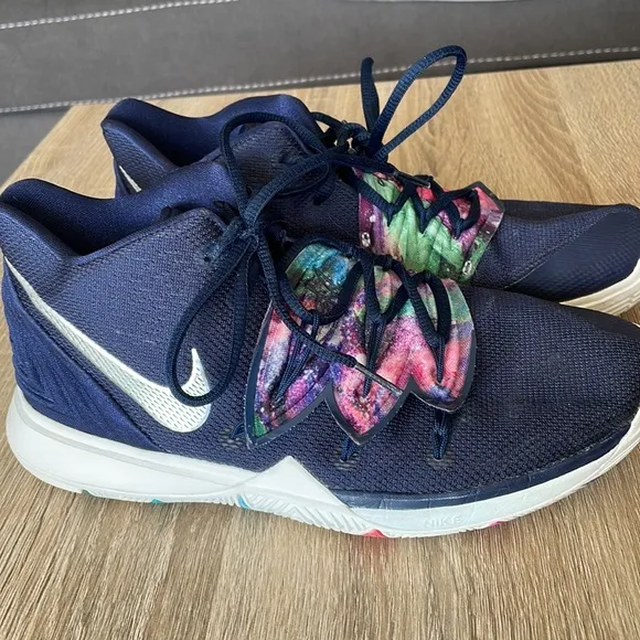 Nike Kyrie Five Basketball Sneakers Size 7Y