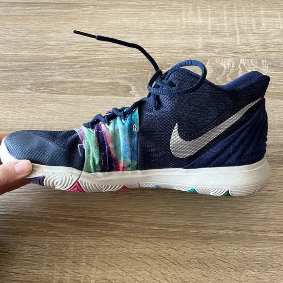 Nike Kyrie Five Basketball Sneakers Size 7Y