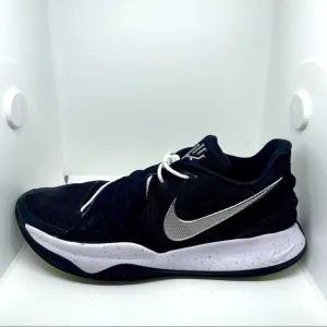 Nike Kyrie Low Sneakers