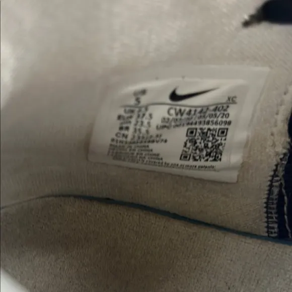 Nike Kyrie Navy and White Sneakers - Size 5 US