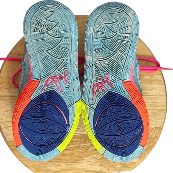 Nike Kyrie Pool Basketball Sneakers Size 7Y