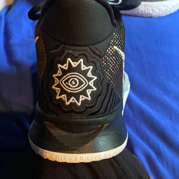 Nike Kyrie Seven Basketball Sneakers