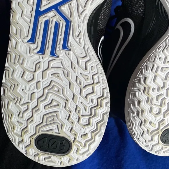 Nike Kyrie Seven Basketball Sneakers