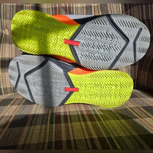 Nike LeBron 13 Soldier FlyEase Sz 6Y / 24 cm Grey/Orange
