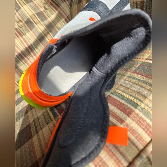 Nike LeBron 13 Soldier FlyEase Sz 6Y / 24 cm Grey/Orange