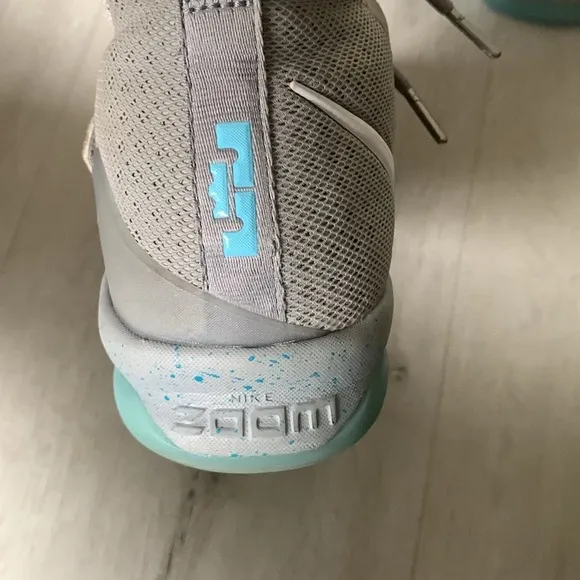 Nike LeBron 14 MAG Sneakers