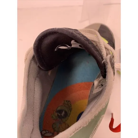 Nike Lebron 18 Low‎ GS Bugs vs Marvin Kids  Size 6Y DJ3760-005
