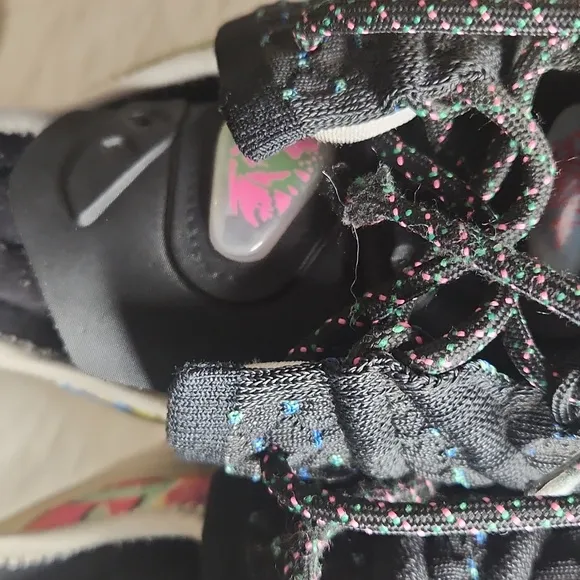 NIKE LEBRON 18 SNEAKERS