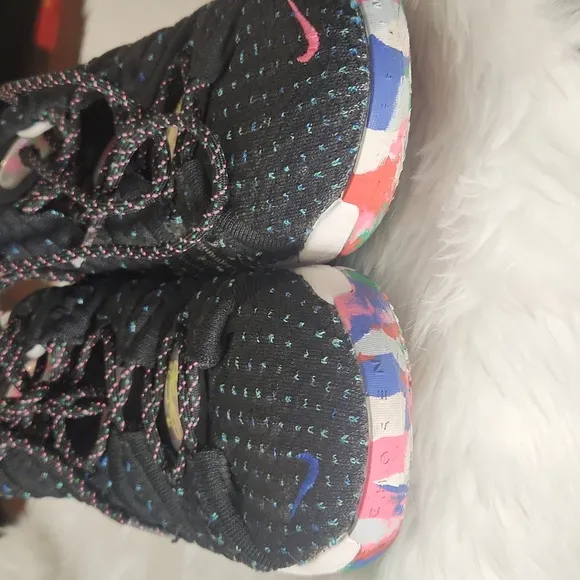 NIKE LEBRON 18 SNEAKERS