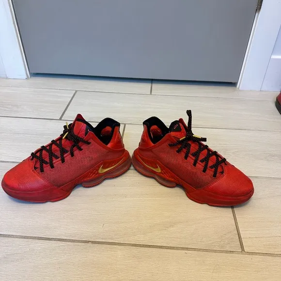 Nike LeBron 19 Low