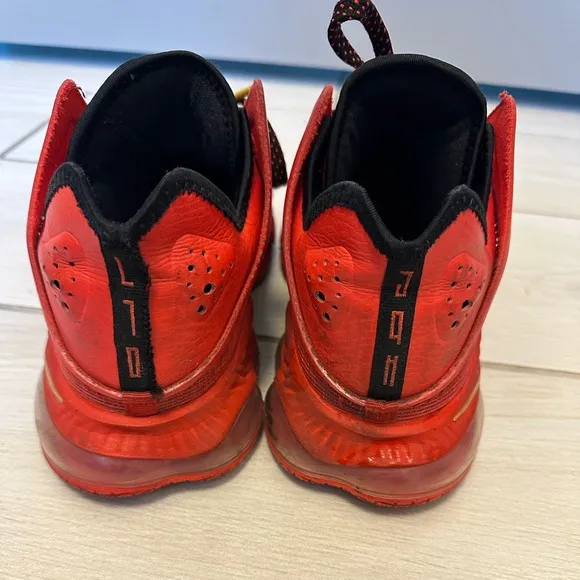 Nike LeBron 19 Low