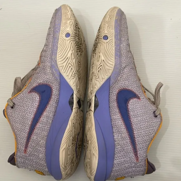 NIKE LEBRON 20 PURPLE/ VIOLET LOW BASKETBALL SNEAKERS MENS SIZE 15