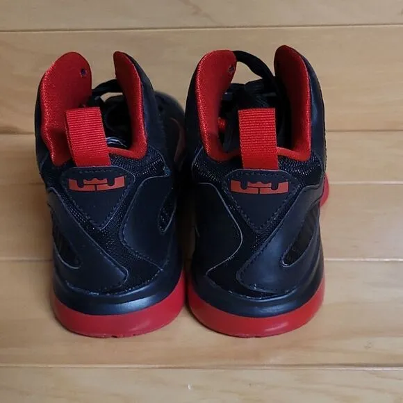 Nike Lebron 9 PS Black WhiteRed Boys Girls Youth Basketball Shoe 472665-001