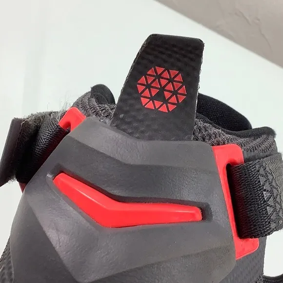 Nike Lebron Soldier 9 dark grey basketball sneakers size 6Y EUC