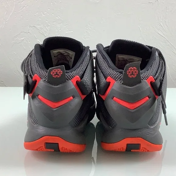 Nike Lebron Soldier 9 dark grey basketball sneakers size 6Y EUC