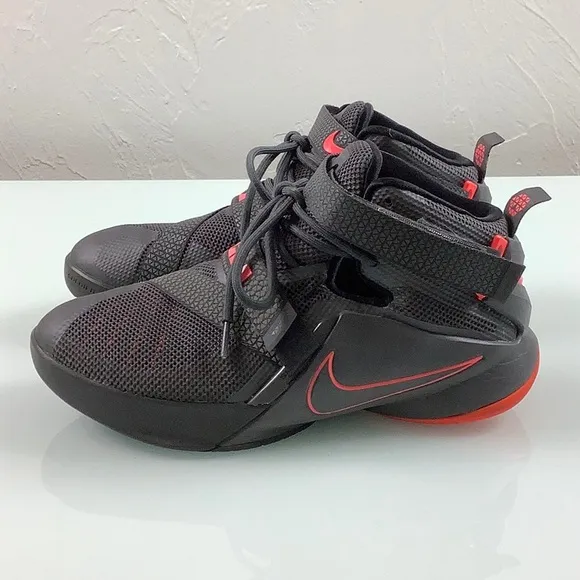Nike Lebron Soldier 9 dark grey basketball sneakers size 6Y EUC