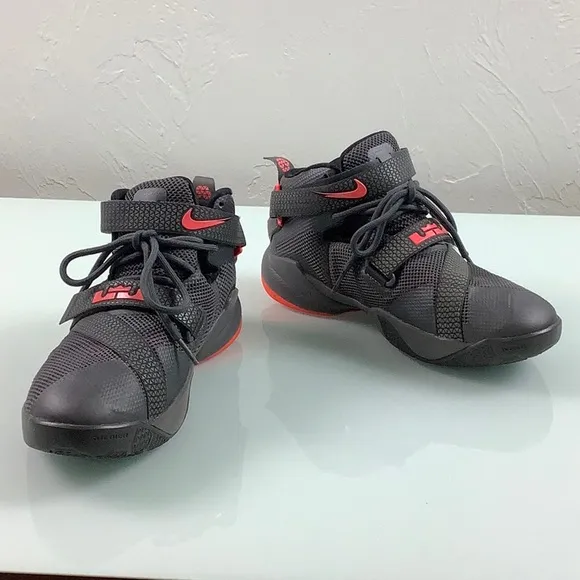 Nike Lebron Soldier 9 dark grey basketball sneakers size 6Y EUC