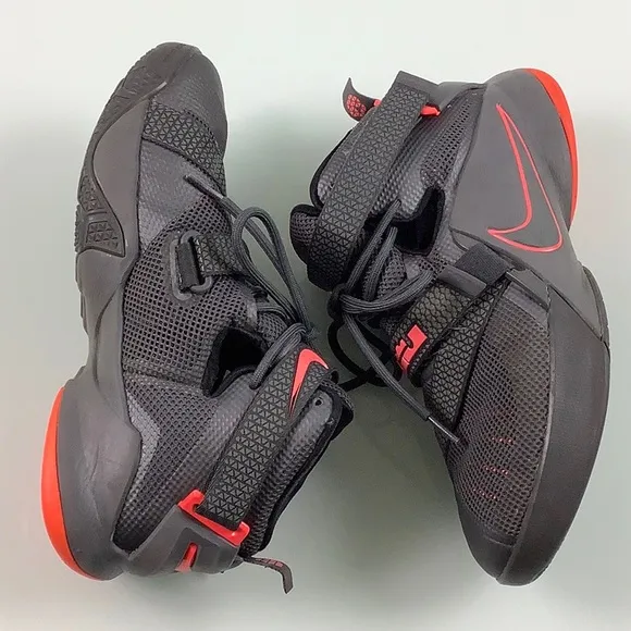 Nike Lebron Soldier 9 dark grey basketball sneakers size 6Y EUC