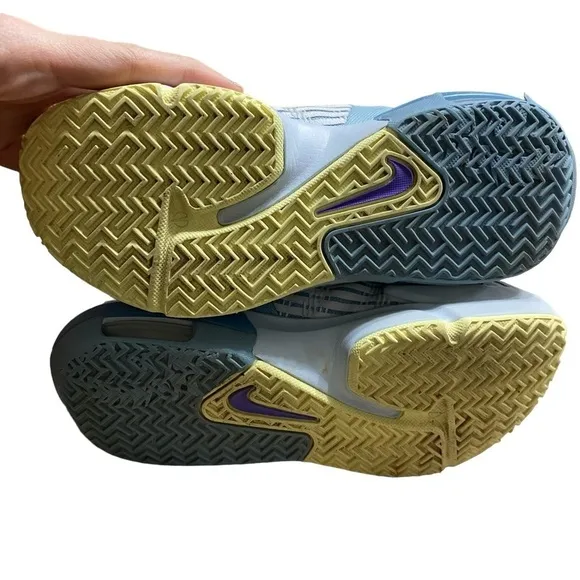 Nike Lebron Witness 6 Basketball Sneakers from Finish Line Size 3.5 Y