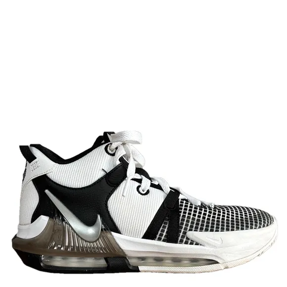 Nike LeBron Witness 7 Black and White Sneakers youth size 6