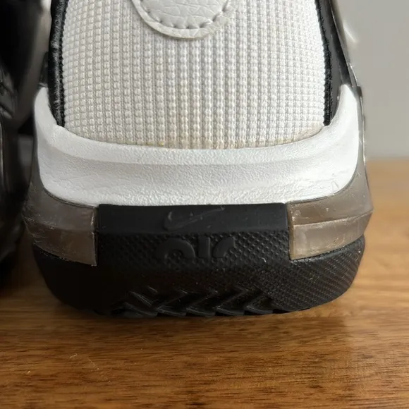 Nike LeBron Witness 7 Black and White Sneakers youth size 6