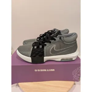 Nike Lebron Witness 8 VIII Cool Grey White Black Mens 12 Sneakers Basketball New