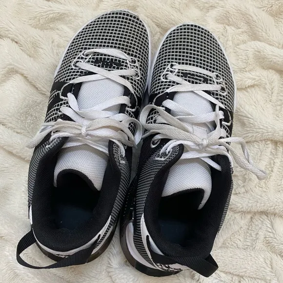 Nike Lebron Witness VII white black basketball sneakers