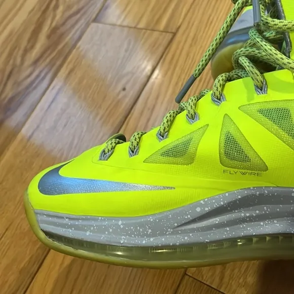 Nike Lebron X VOLT basketball Sneakers yellow gray sz 8.5