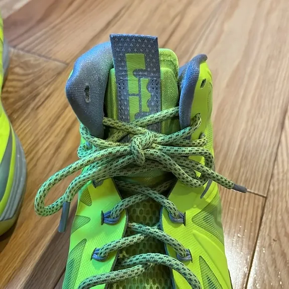 Nike Lebron X VOLT basketball Sneakers yellow gray sz 8.5