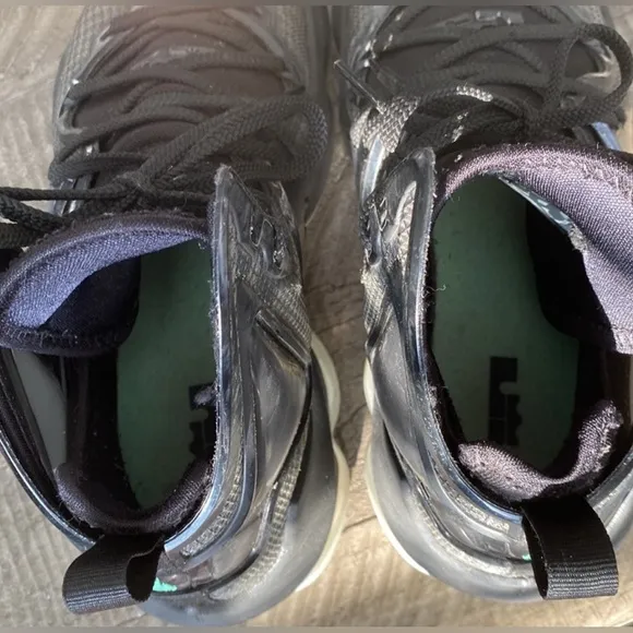 Nike Lebron XIX Basketball Sneakers