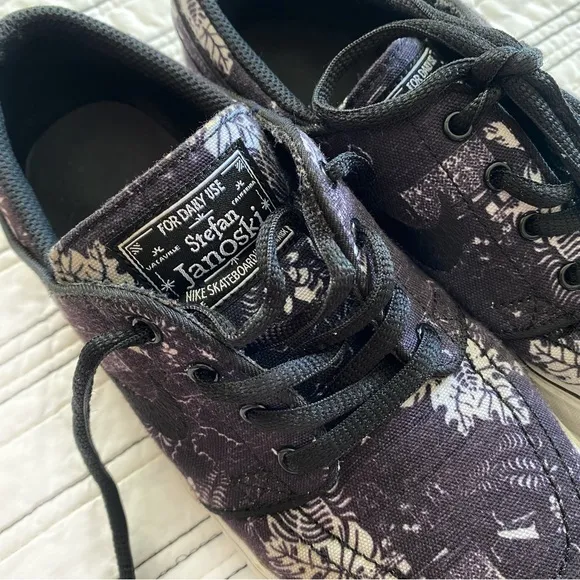 Nike SB Zoom Stefan Janoski Black Floral Skate Sneaker size 4 Youth
