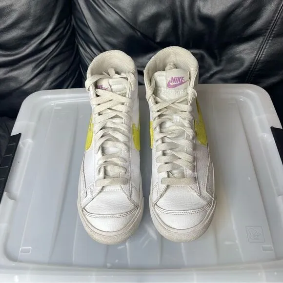 Nike W Blazer Mid '77 ESS DJ3050-101 Yellow Size 6.5 Y