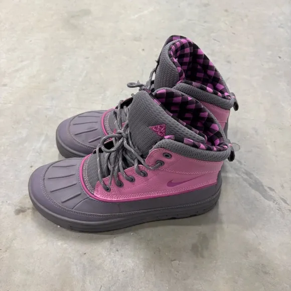 Nike Woodside 2 ACG Youth Sz 5Y High Pink Shell Toe Duck Boots