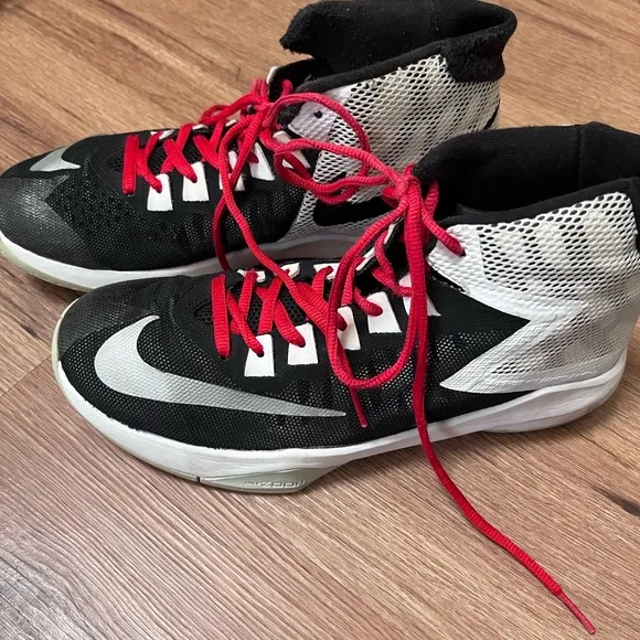 Nike Zoom Devotion athletic sneakers, size 8