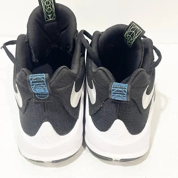 Nike Zoom Freak 3 Project 34 Youth Size 7  Basketball Shoes Sneakers Black
