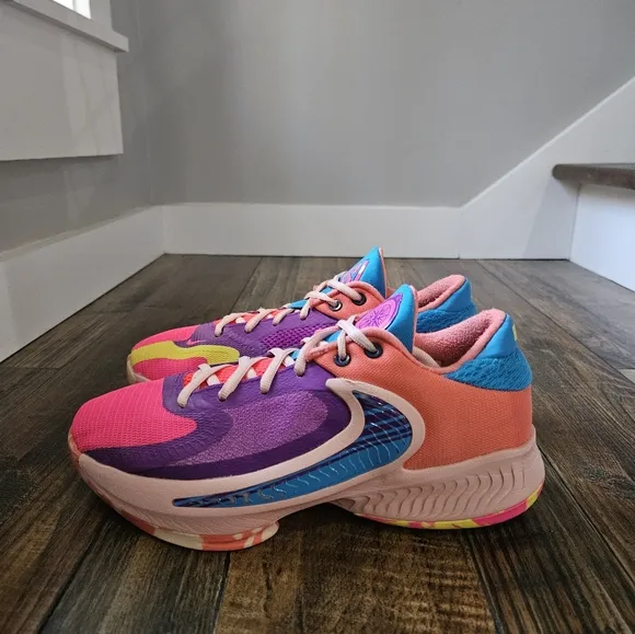 Nike Zoom Freak ‎ 4 GS Bahamas Sneakers Athletic Shoes. Size 7 Y, Women's 8.5
