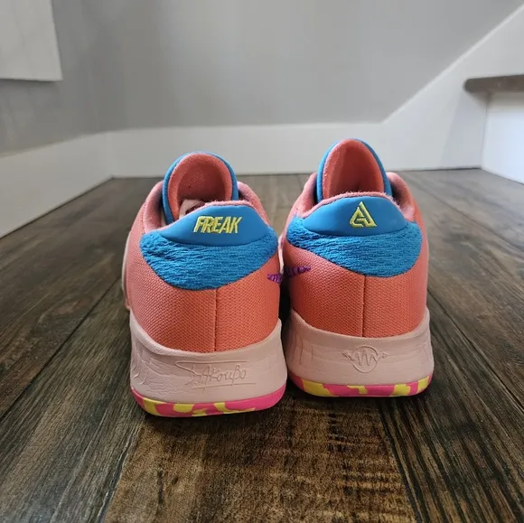 Nike Zoom Freak ‎ 4 GS Bahamas Sneakers Athletic Shoes. Size 7 Y, Women's 8.5