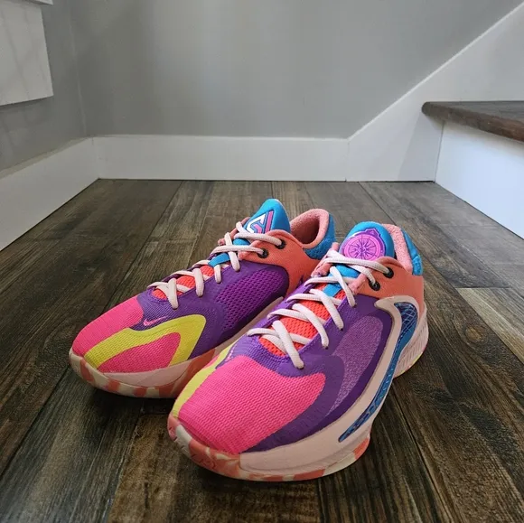 Nike Zoom Freak ‎ 4 GS Bahamas Sneakers Athletic Shoes. Size 7 Y, Women's 8.5